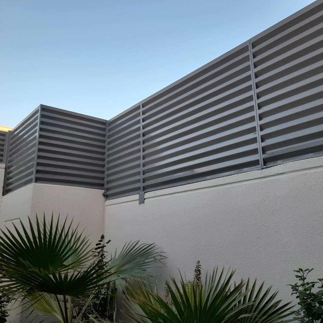 سواتر شرائح جدار