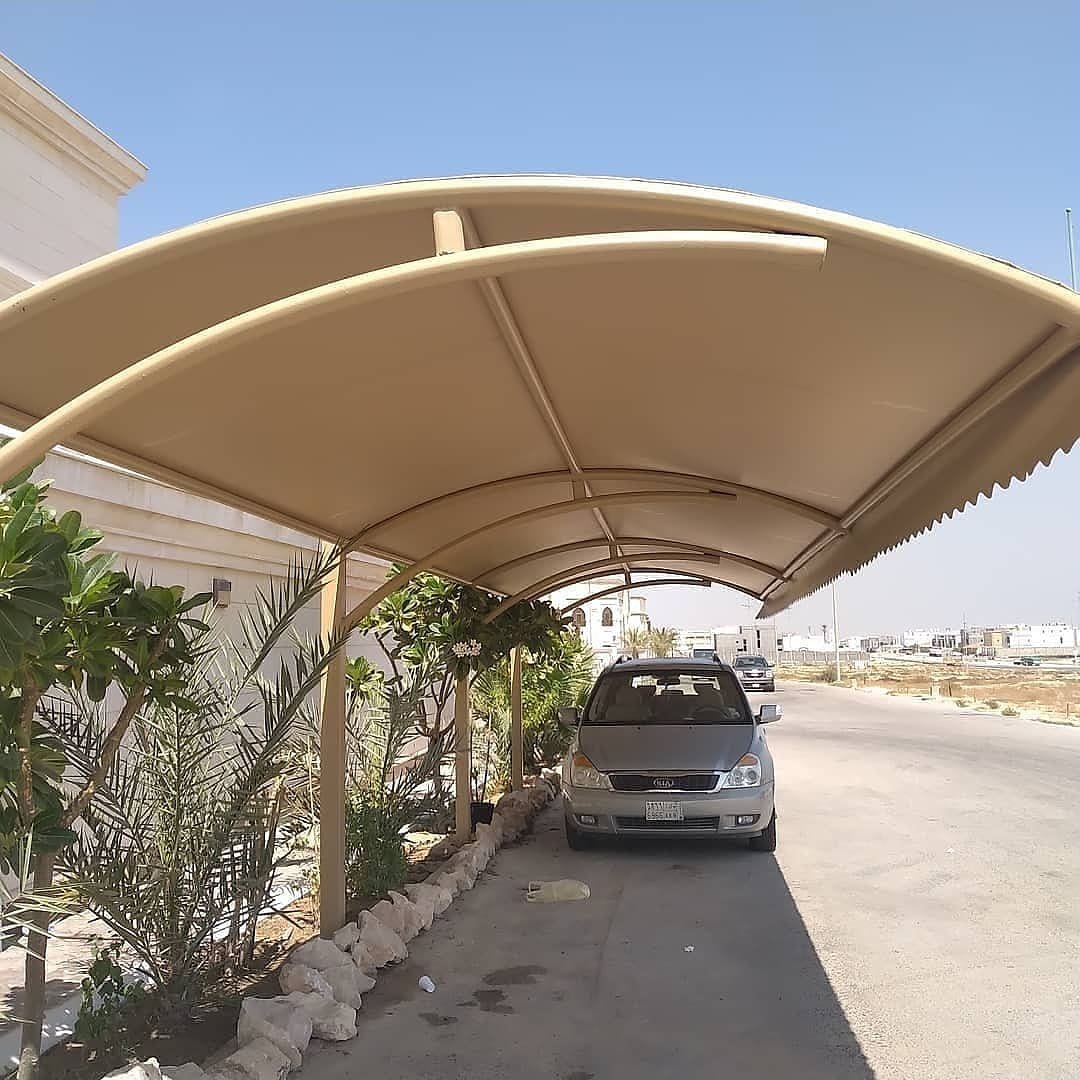 مظلات مواقف سيارات