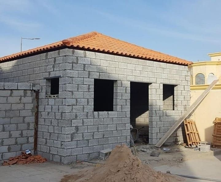 مقاول بناء مجالس